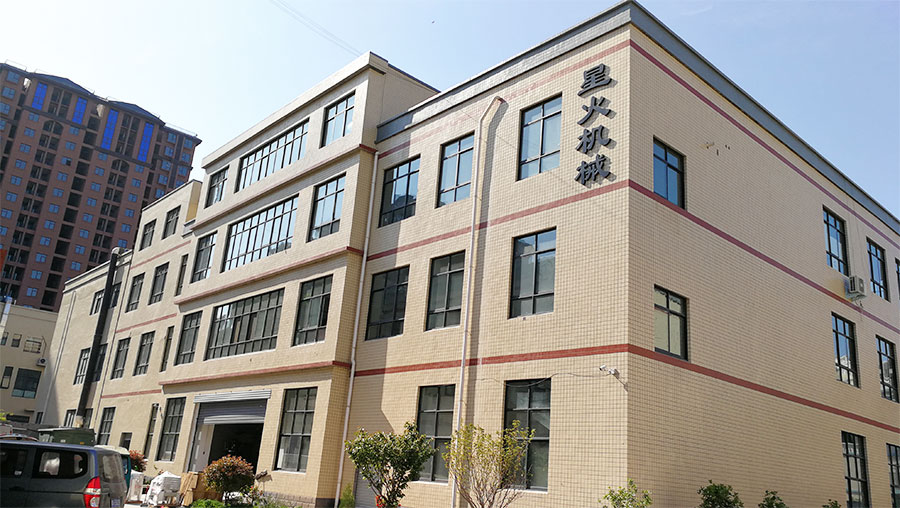 調(diào)味品生產(chǎn)線供應(yīng)商 調(diào)味汁全自動(dòng)灌裝機(jī)設(shè)備定制(圖1)